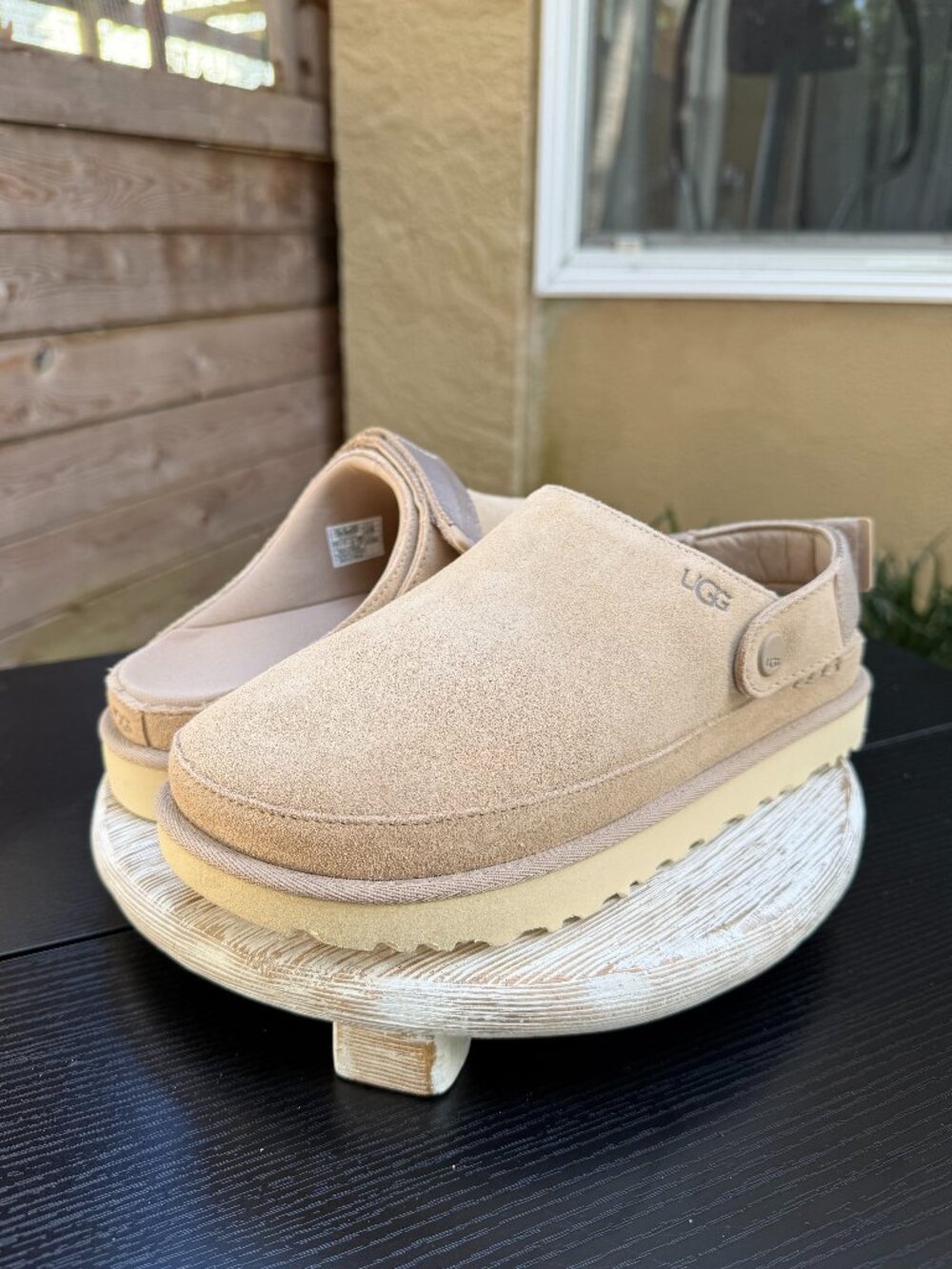 UGG Goldenstar Clog 9.5 Women's Slip On Mule Sand Casual Suede Cottagecore New